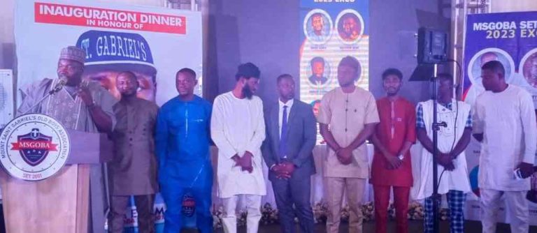 MSGOBA: Obasanjo Felicitates With SA, Atom Lim, For Emerging Set 2001 President The newly sworn-in MSGOBA Set 2001 president, Atom Lim, first from left, with his Exco members during the inauguration dinner in Makurdi.