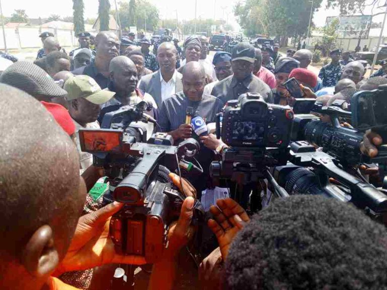 National Protest Against Hunger: Benue Govt Backs Organised Labour Chief of staff to Governor Alia, Paul Biam, addressing protesters at the gate of Government House, Makurdi on Tuesday.