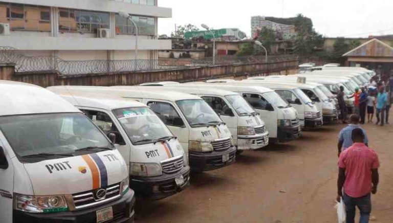 Bag Snatching: Drivers Ask Benue Govt To Establish Police Checkpoint Close To Motor Park File photo of Peace Mass Transit Motor park used only to illustrate the story.