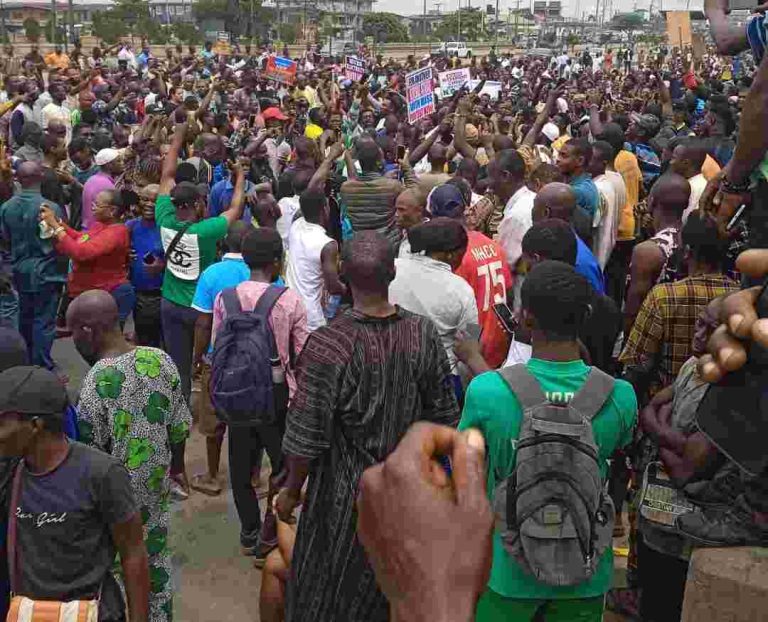 Protest Hinders Interstate Transport protesters