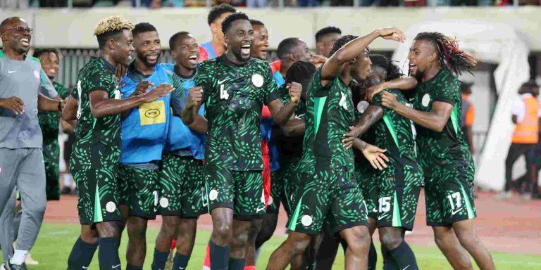 AFCON Qualifiers: Nigeria’s Super Eagles Stay Top Despite Libya Frustration Eagles celebrate against Benin