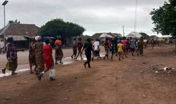 Insecurity: Alleged Armed ‘Herders’ Block Agatu-Abuja Road As Army Chief Moves To Benue Protesting widows in Agatu