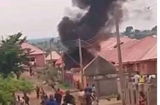 Residents Burn Lawmaker’s House After Suspected Herders Kill 3 In Makurdi Community One of the images shared on Facebook showing smoke billowing from Berger's house at Aper Aku Estate, North Bank, Makurdi on Thursday.