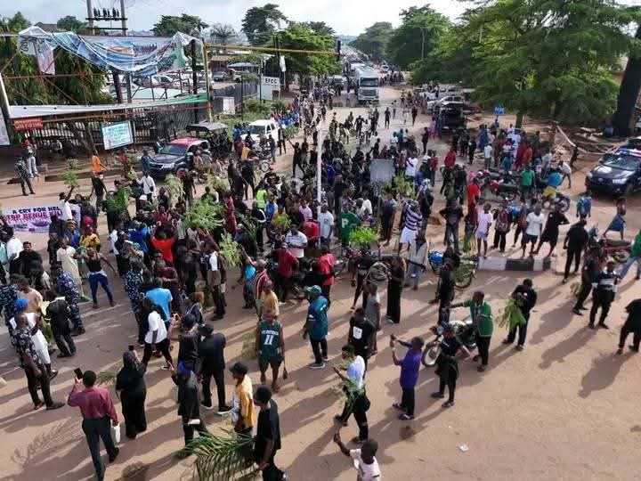 Hundreds Of Youths Protest In Benue Over Yelwata Massacre Protesters in Makurdi