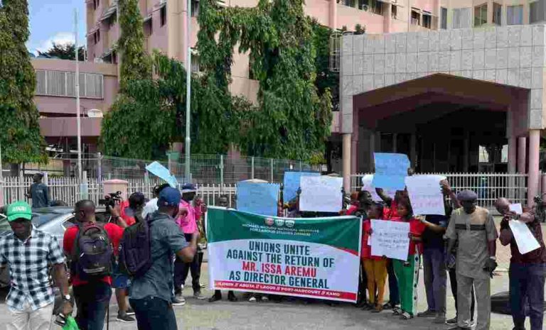 Aremu Defends Self, Blames ‘Hired Goons’ For Smear Campaign As Unions Protest Against His Reappointment As MINILS DG Over Alleged Harassment, Workers’ Welfare, Infrastructure Decay The monday protest at the Federal Secretariat, Abuja.