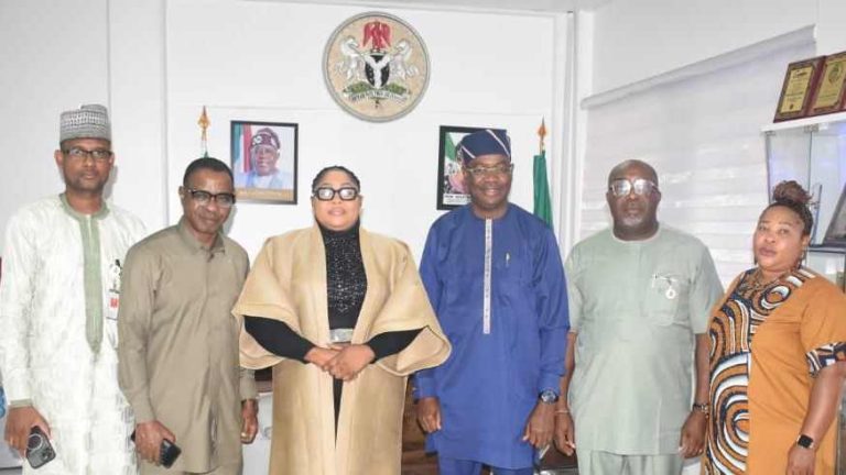 Prof Okwelle, and others in group photograph with SSA during the courtesy visit.