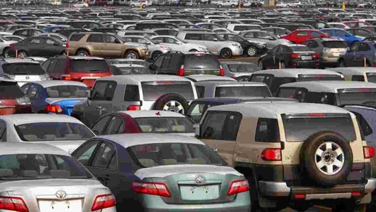 Used car stand