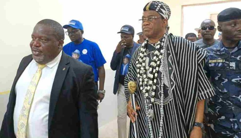 BSUTH CMD, Dr Stephen Hwande, leading Tor Tiv, HRM Prof James Ayatse, on an inspection of new equipment at the hospital during the second summit.