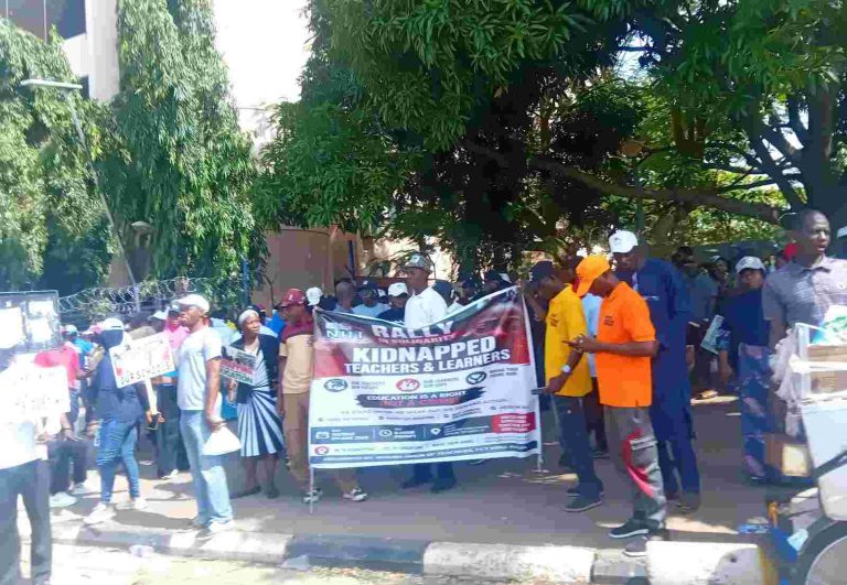 NUT Stages Nationwide Protest Over Killing Of Teacher In Oyo