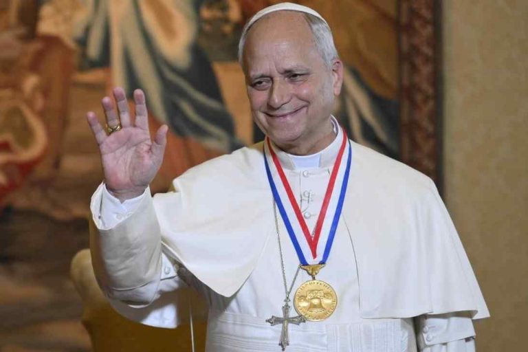 Pope Leo XIV received the 2026 Liberty Medal (@Vatican Media)
