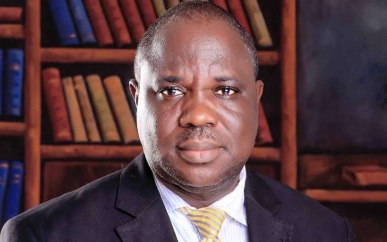 Dr Istifanus Usman